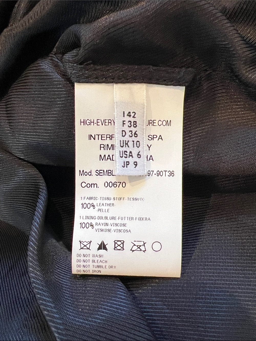 Designer Quiet LuxuryBlack Mixed Media Midi Dress with Short Sleeves and Pockets - Picture 12 of 15